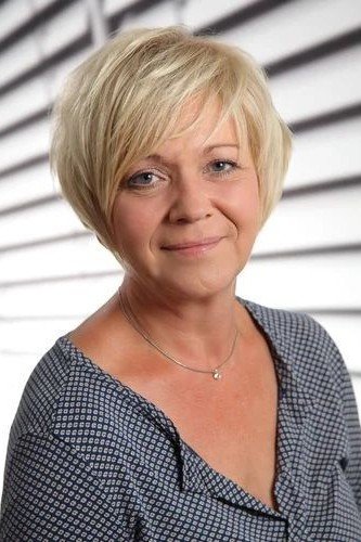 Layered Bob with Soft Fringe