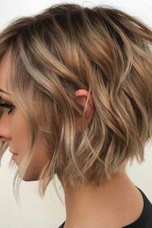 Wavy Layered Bob with Side-Swept Texture