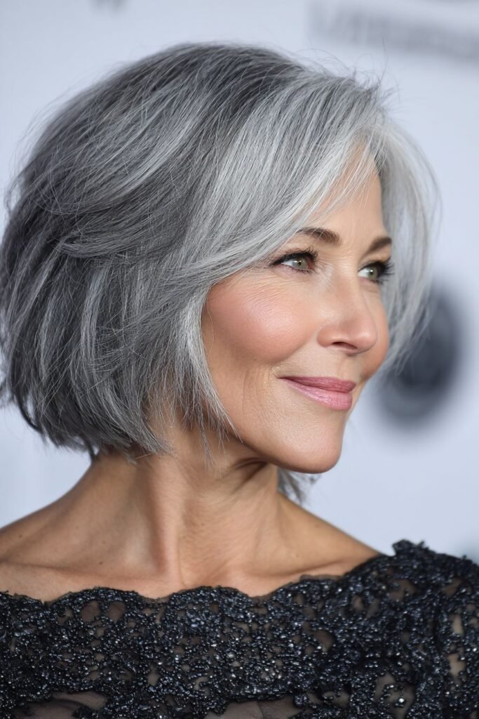Chic Silver Layered Bob with Soft Waves