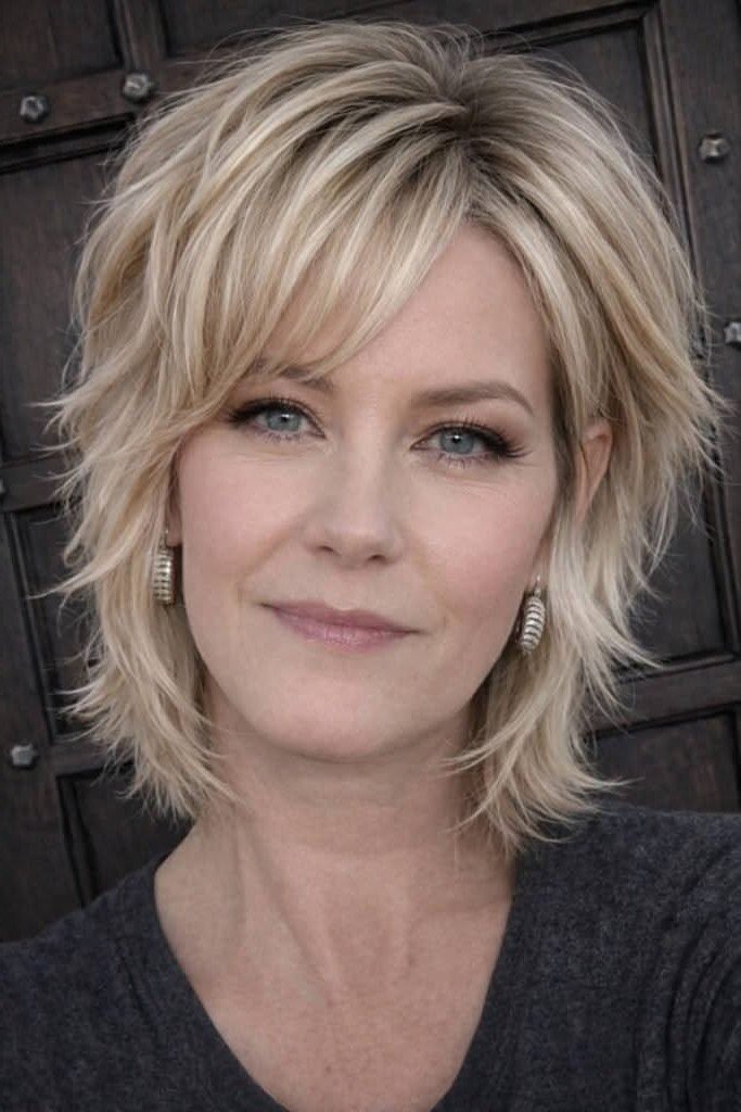 Feathered Shag Cut with Blonde Highlights