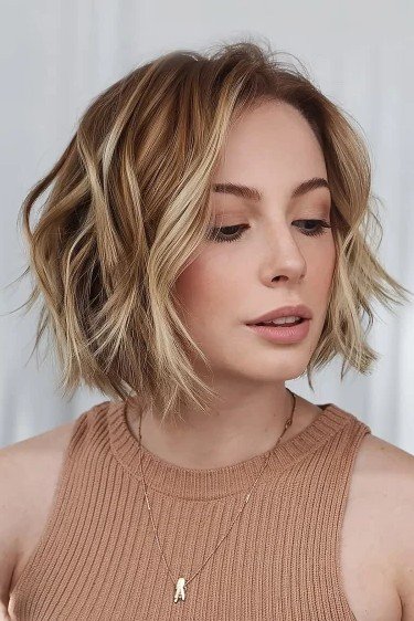 Layered Caramel and Blonde Highlighted Bob