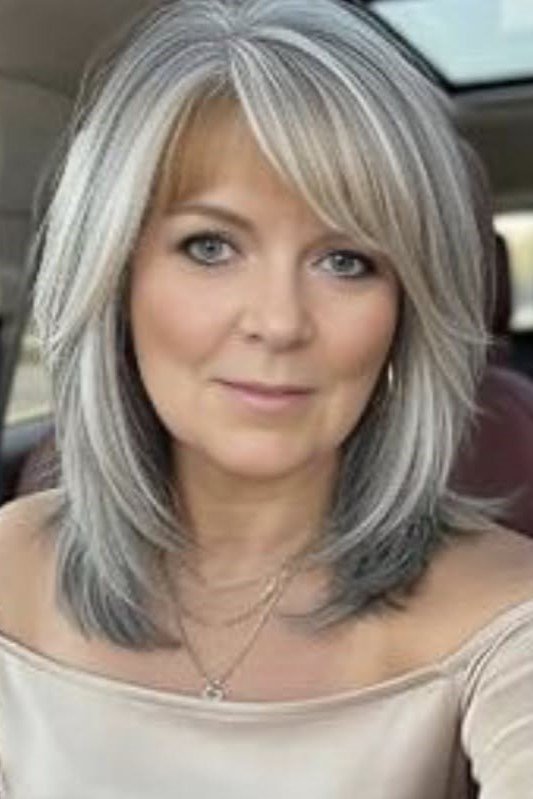 Layered Silver Bob with Face-Framing Highlights