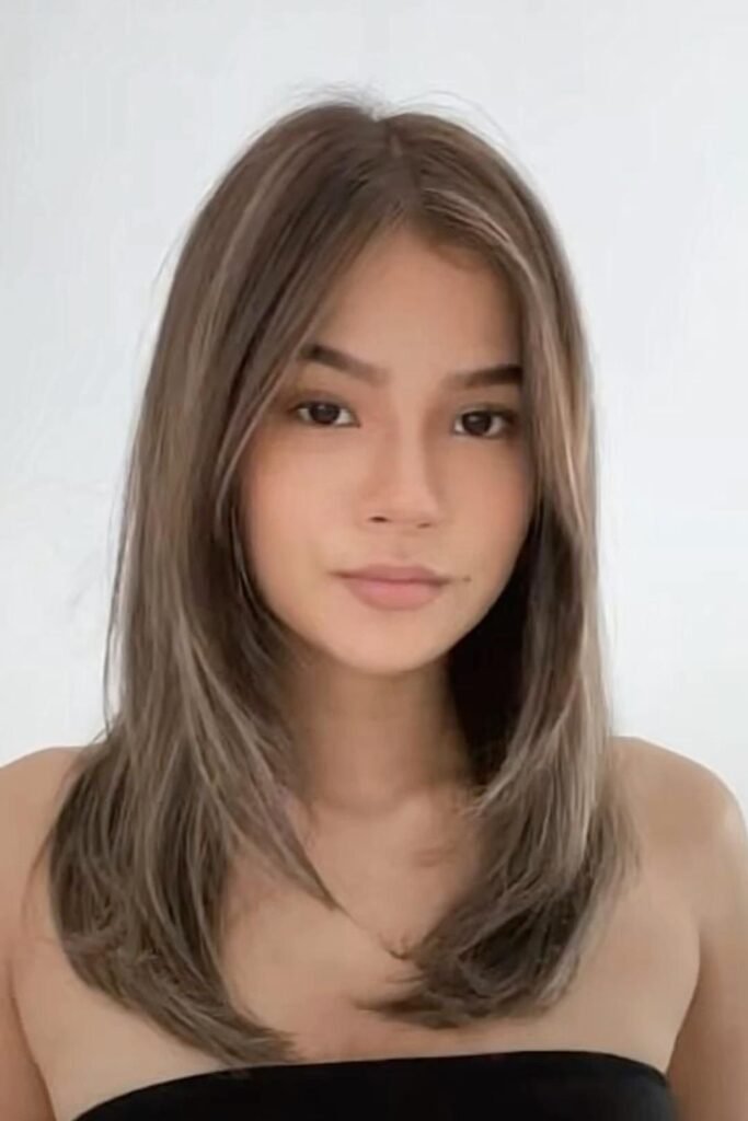 Long Layered Hair with Face-Framing Highlights