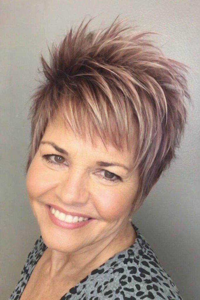 Piecey Textured Pixie with Soft Tones
