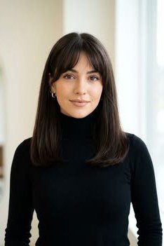 Smooth Straight Hair with Soft Curtain Bangs