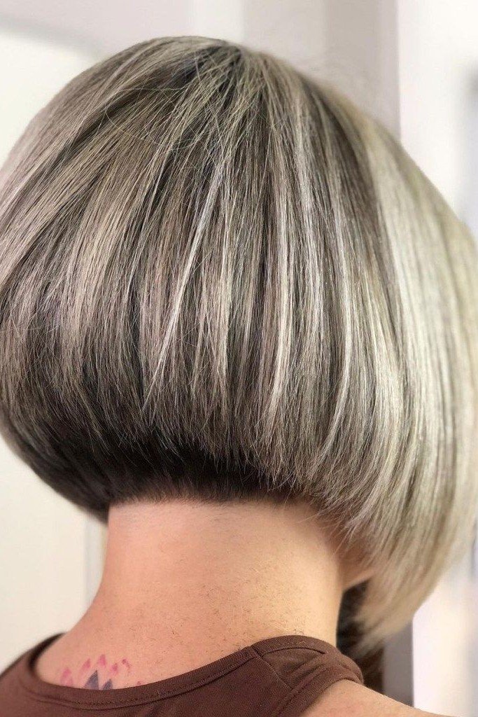 Stacked Textured Bob with Subtle Highlights