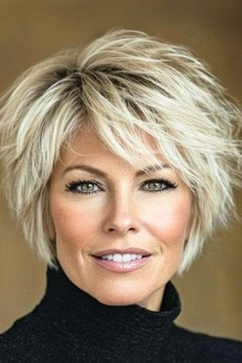 Voluminous Blonde Shaggy Bob with Piece-y Layers
