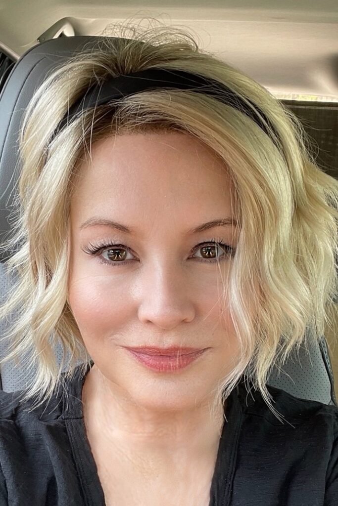Wavy Bob with Headband