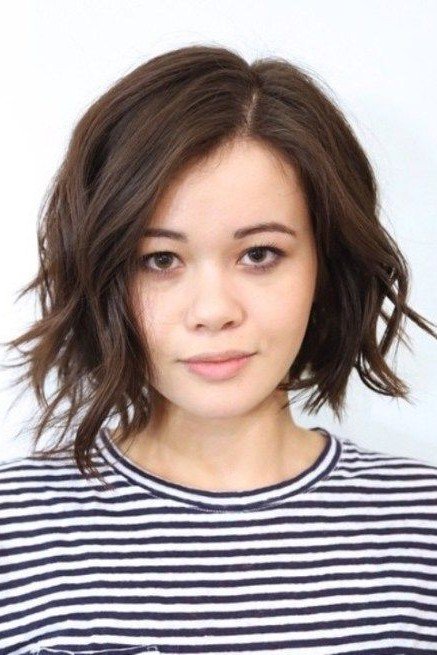Wavy Dark Brown Textured Bob with Side-Swept Part