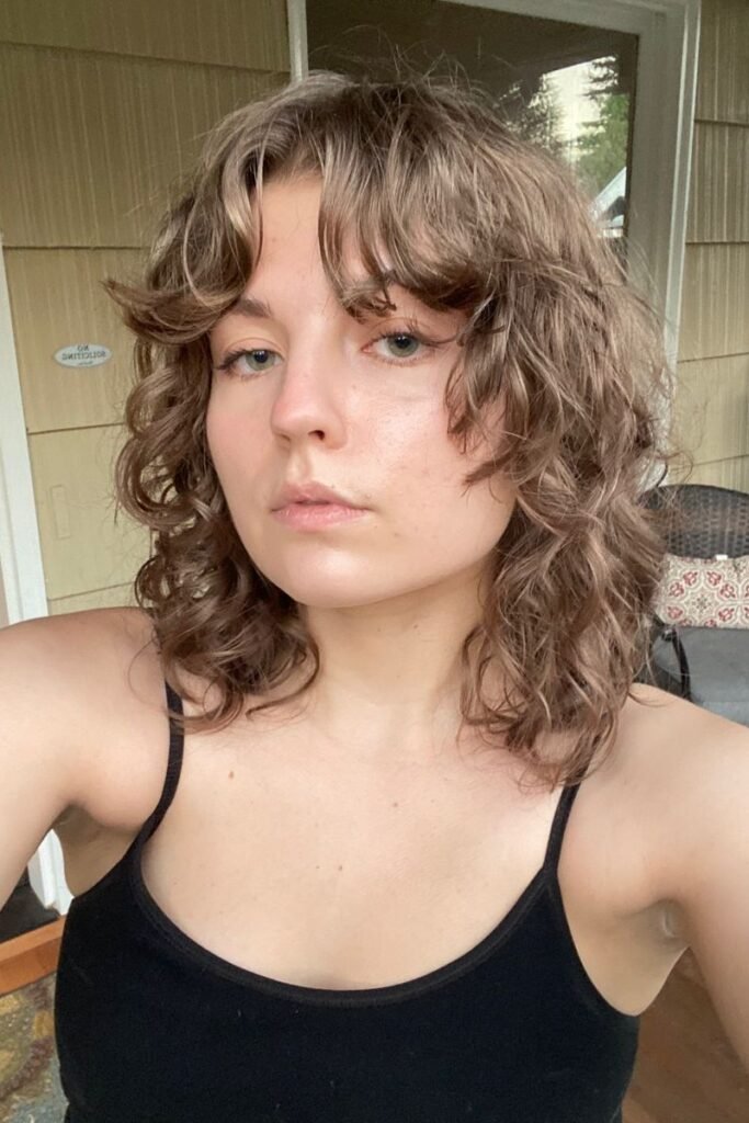 Short Wavy Hair with Soft Curtain Bangs