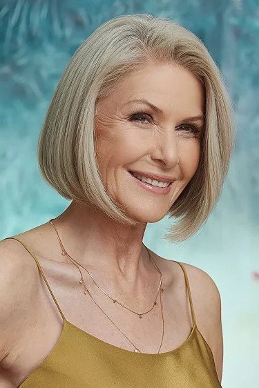 Sleek Inverted Bob with Side Parting