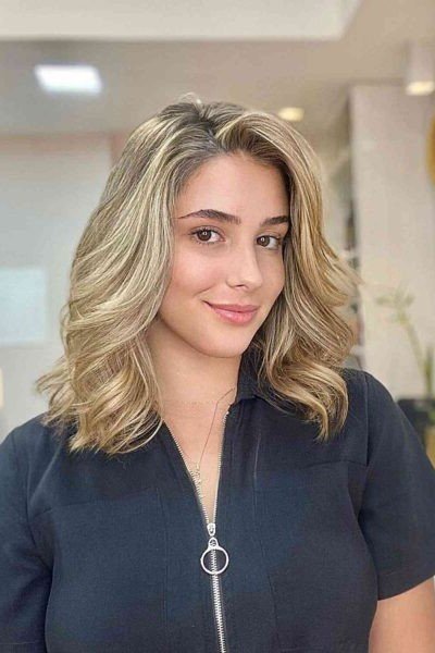 Textured Bob with Blonde Highlights