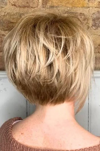 Textured Stacked Bob with Blonde Highlights