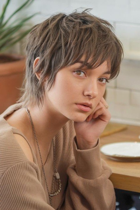 Tousled Short Shag with Textured Layers