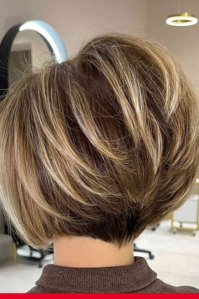 Voluminous Layered Bob with Crown Lift